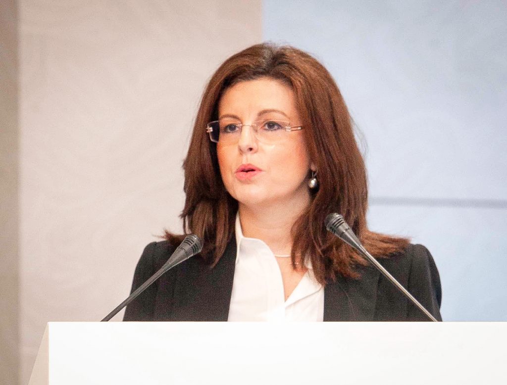 εικόνα ομιλήτριας της παρουσίασης remedio